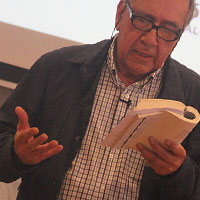 Lectura  de poemas del 27 de mayo de 2015 con motivo de la presentación de su libro «Todos los poemas (1975-2012)».